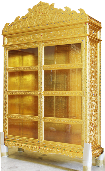 ตู้พระไตรปิฎก ทรงตรง ประดับจั่วบน+ลงรักปิดทอง
+เดินลายเส้นทอง สำหรับ 91 เล่ม ราคา 16,000 บาท 