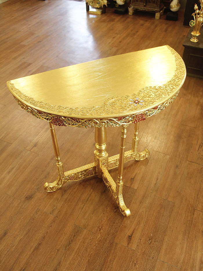 โต๊ะครึ่งวงกลม ไม้สัก ปิดทอง
ขาแชมเปญ ราคา 12,500 บาท