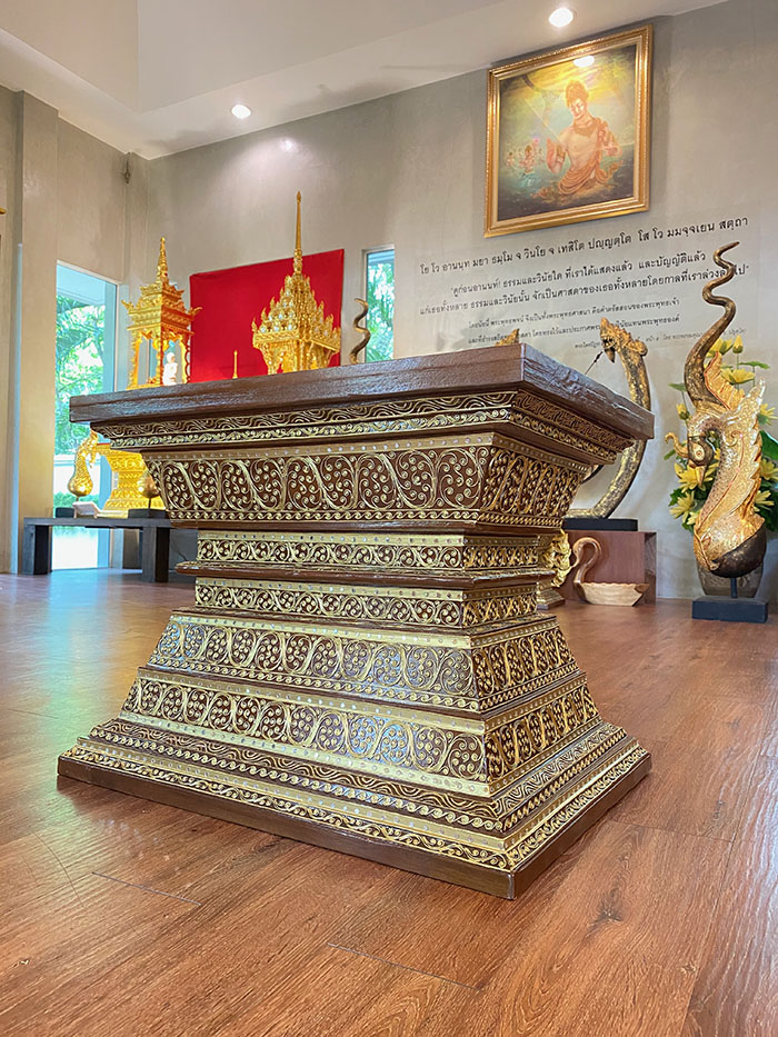 ฐานวางพระพุทธรูป
สำหรับ วางพระพุทธรูป หรือ โต๊ะหมู่บูชาพระ จากไม้สัก ราคา 12500 บาท